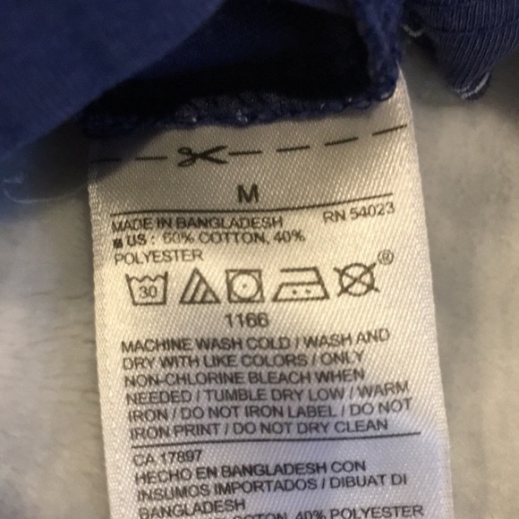 Rolling Ocean Waves Mens Shortsleeved Tee Size Medium Soft Wash Old Navy Resale - Picture 12 of 13